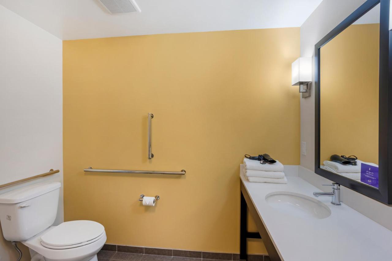 Sleep Inn North - Central York Bagian luar foto